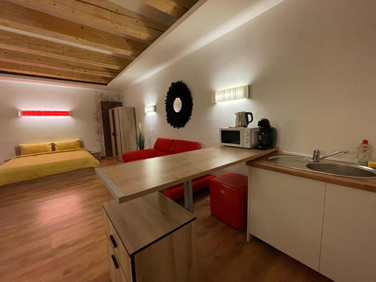 New Workspace Studio Savoya9 Self Check In Old City Center Timişoara Exterior foto